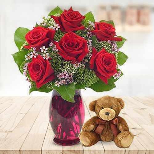 Cute Pink Teddy Bears With Roses